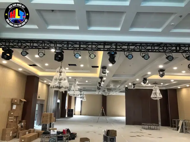 Đèn Sân Khấu Hội Trường