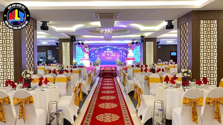 Đèn Sân Khấu Nhà Hàng Tiệc Cưới