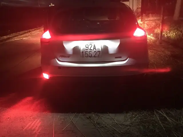 Đèn Sương Mù Phía Sau