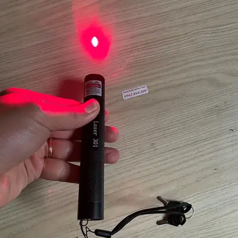 Đèn Tia Laser Cực Mạnh