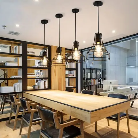 Đèn Trang Trí Bằng Sắt