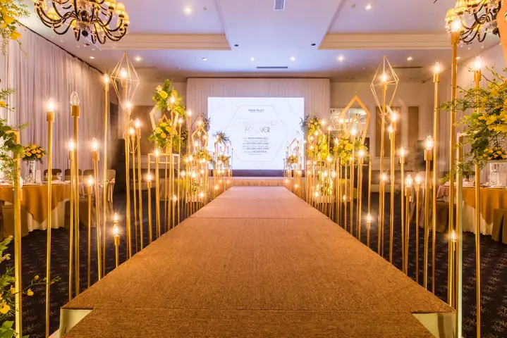 Đèn Trang Trí Tiệc Cưới