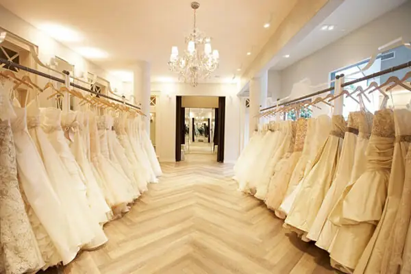 Đèn Trang Trí Tiệm Áo Cưới
