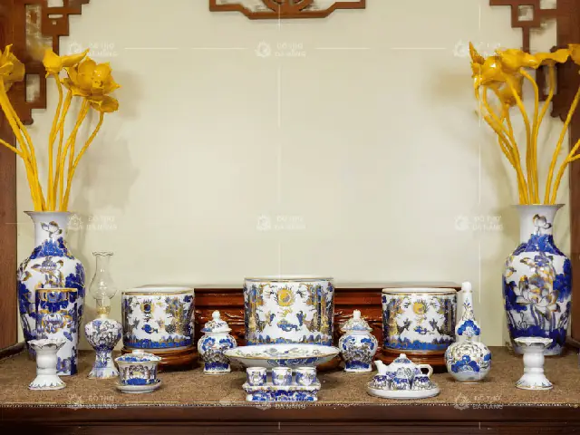 Đèn Trên Bàn Thờ Gia Tiên