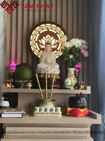 Đèn Trên Bàn Thờ Phật