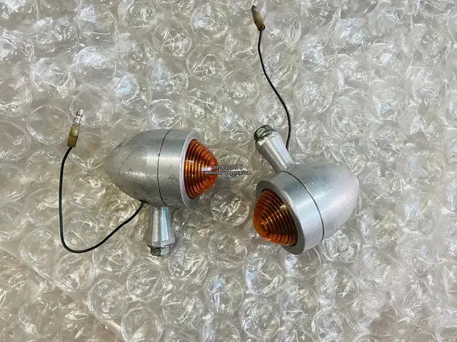 Đèn Xi Nhan Hột Vịt
