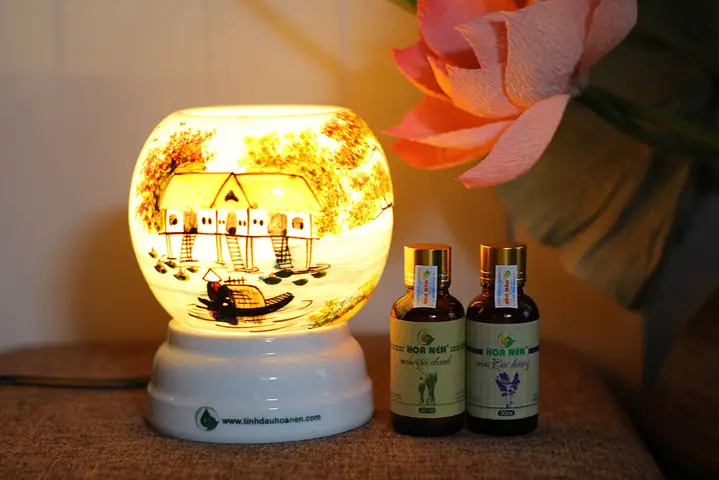 Đèn Xông Tinh Dầu Huế