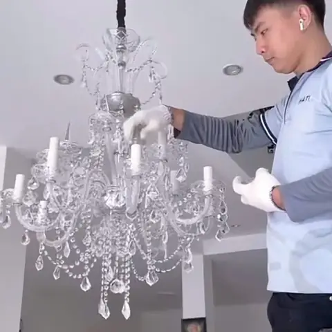Dịch Vụ Vệ Sinh Đèn Chùm