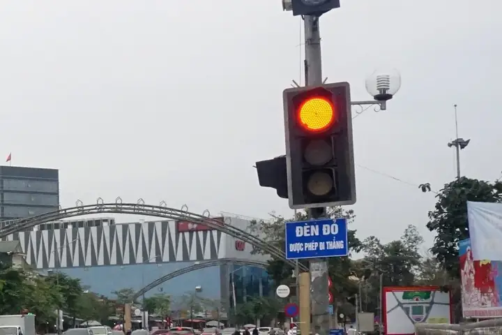 Được Phép Vượt Đèn Đỏ Khi Nào