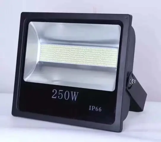 Giá Đèn Pha Led 250w