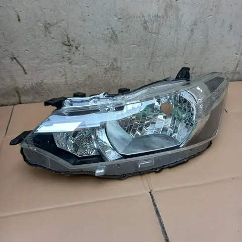 Giá Đèn Pha Xe Vios 2016