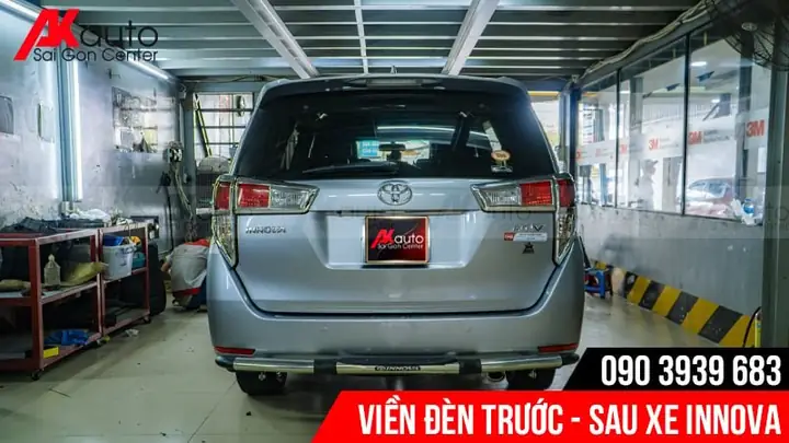 Giá Đèn Sau Xe Innova
