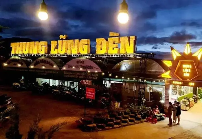 Giá Vé Thung Lũng Đèn