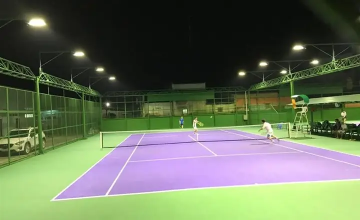 Hệ Thống Đèn Sân Tennis