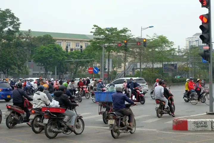 Hình Ảnh Xe Máy Vượt Đèn Đỏ
