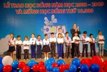 Học Bổng Đèn Đom Đóm