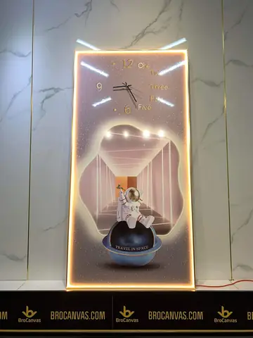 Khung Tranh Có Đèn Led