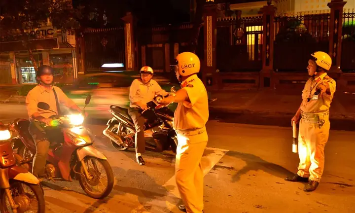 Lắp Đèn Police Có Bị Phạt Không