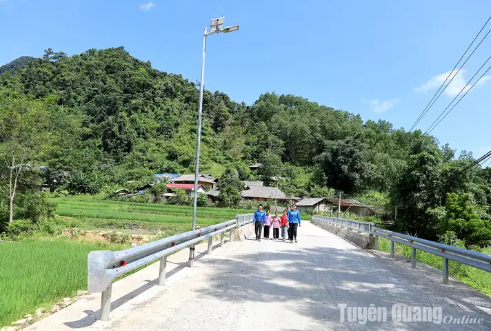 Lấp Lánh Những Ánh Đèn Đường