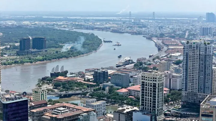 Lẻ Loi Giữa Con Phố Không Ánh Đèn