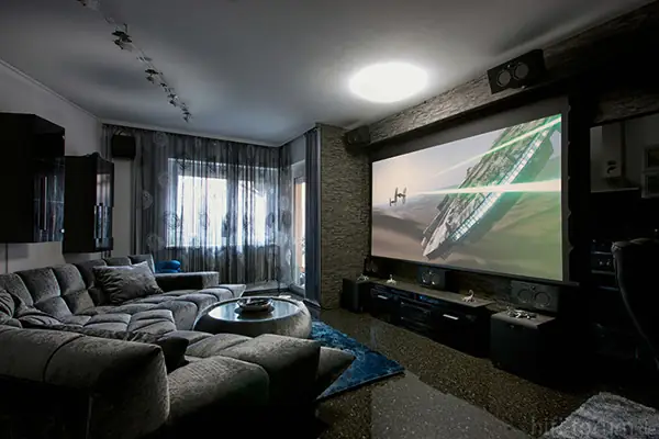 Máy Chiếu Không Lên Đèn