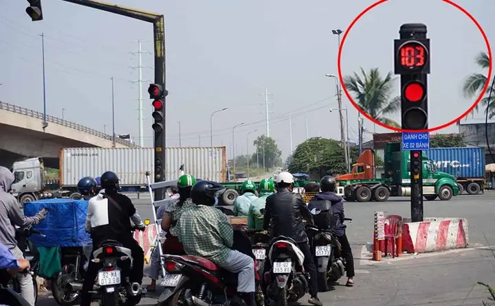 Ngày Đèn Đỏ Kéo Dài