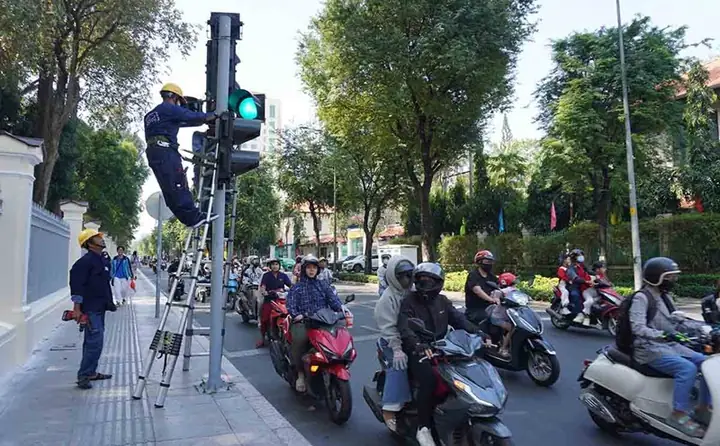 Ngày Đèn Đỏ Kéo Dài