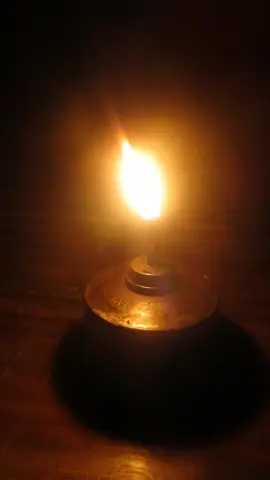 Ngọn Đèn Dầu Trước Gió