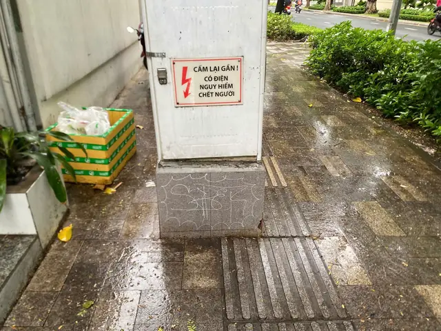 Người Mù Và Cây Đèn