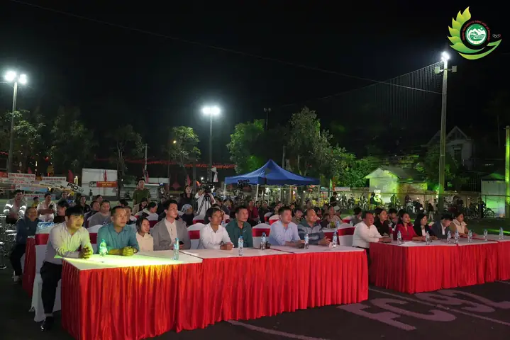 Nhạc Đèn Soi Bóng Đêm