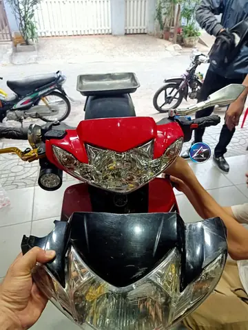 Ốp Đầu Đèn Xe Sirius