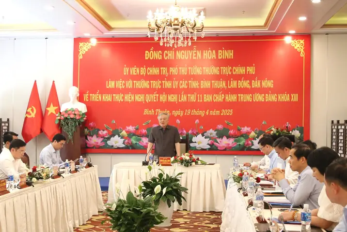 Phố Đèn Đỏ Hòa Bình