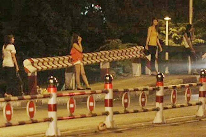 Phố Đèn Đỏ Ở Tphcm