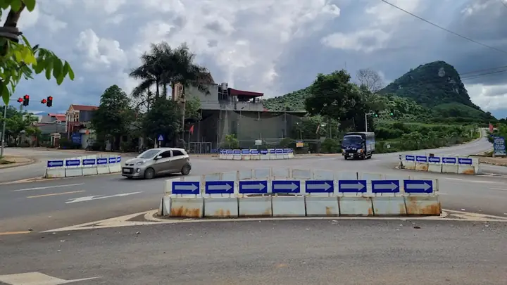 Phố Đèn Đỏ Sơn La
