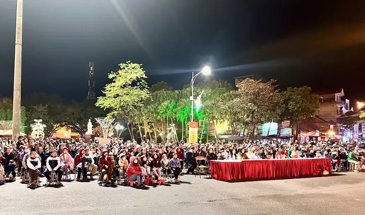 Phố Đèn Đỏ Sơn Tây