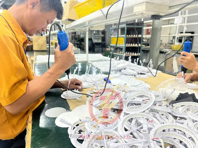 Sản Xuất Đèn Led Theo Yêu Cầu