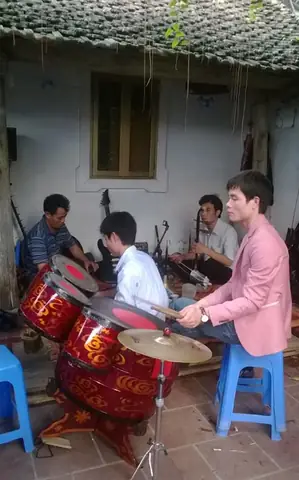 Sống Dầu Đèn Chết Kèn Trống