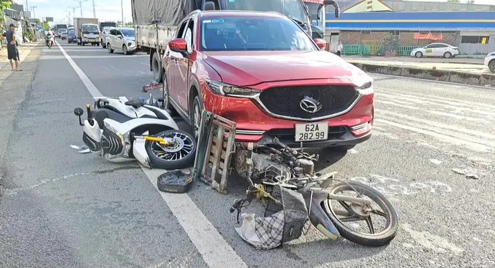 Tai Nạn Dừng Đèn Đỏ