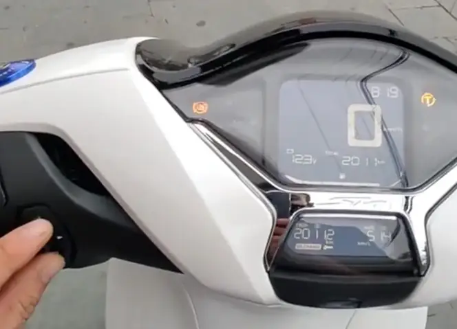 Tắt Đèn Báo Nhớt Xe Sh