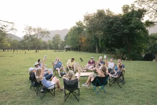 Tắt Đèn Nhà Ngói Cũng Như Nhà Tranh