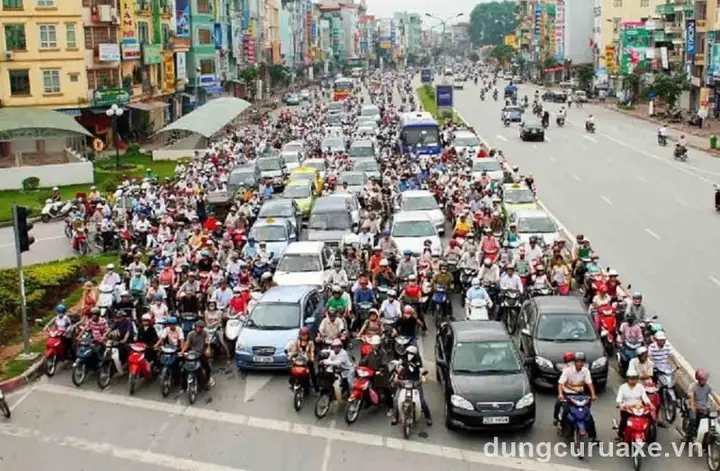 Tắt Máy Xe Khi Dừng Đèn Đỏ