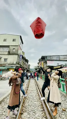 Thả Đèn Trời Thập Phần