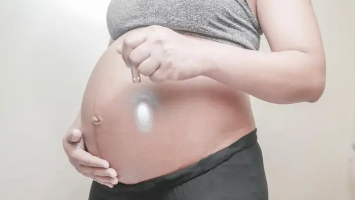 Thai Giáo Bằng Đèn Pin