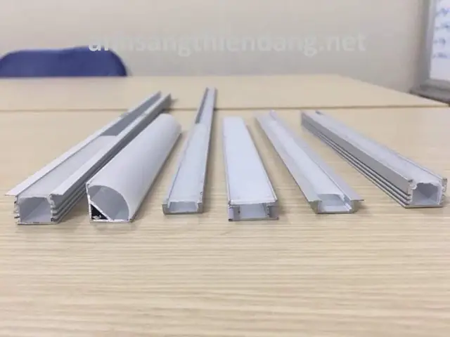 Thanh Ray Gắn Đèn Led