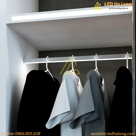 Thanh Treo Quần Áo Có Đèn Led Hafele