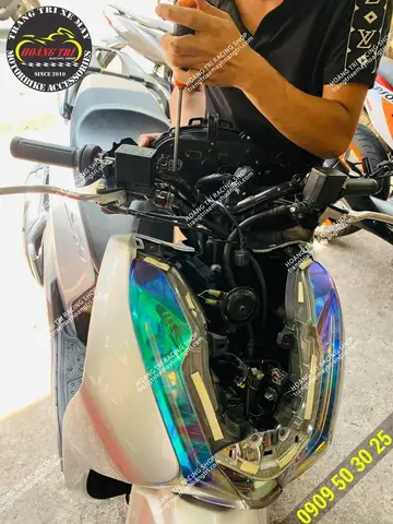 Tháo Đầu Đèn Sh 2017