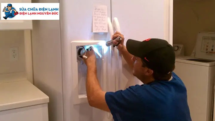 Thay Bóng Đèn Tủ Lạnh
