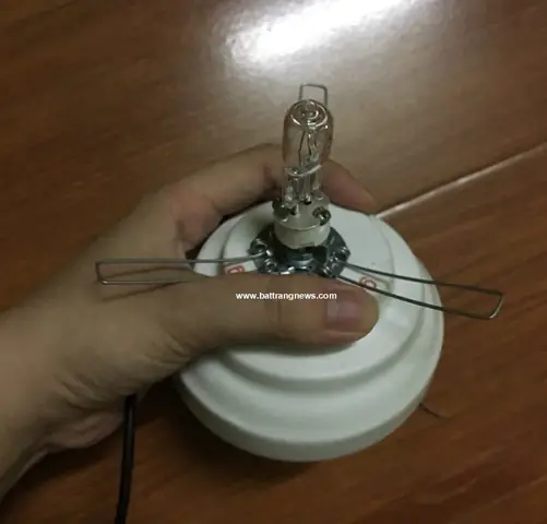 Thay Bóng Đèn Xông Tinh Dầu