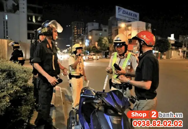 Thay Đèn Hậu Xe Máy