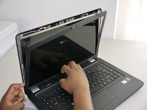 Thay Đèn Màn Hình Laptop